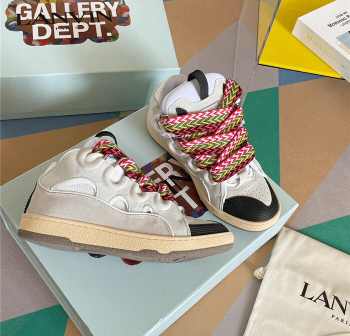 Curb Sneaker Rainbow Laced